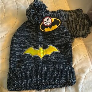 Batman 2 piece Hat & Gloves (NWT)